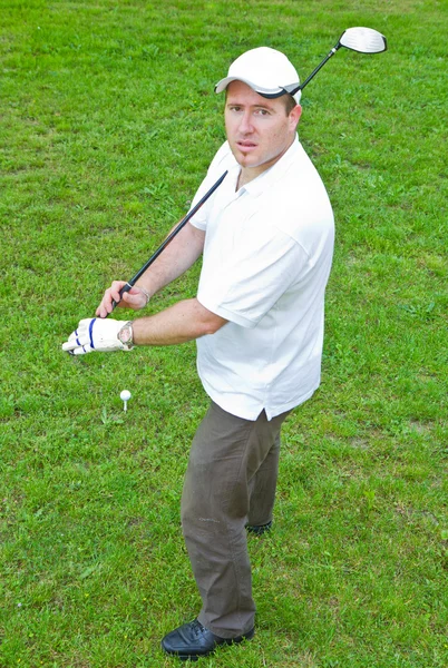 Μια εικόνα ενός παίκτη νεαρό αρσενικό γκολφ — Φωτογραφία Αρχείου