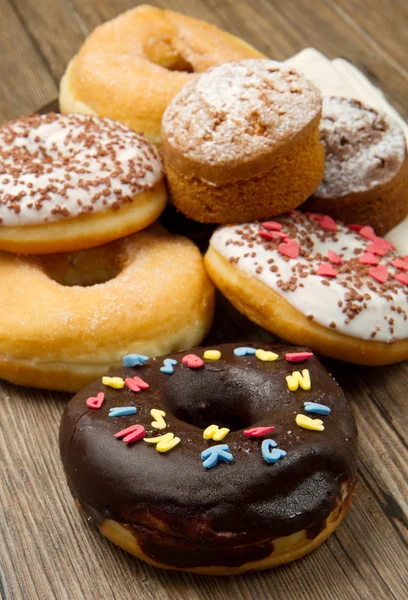 Assortiment van verse donuts — Stockfoto