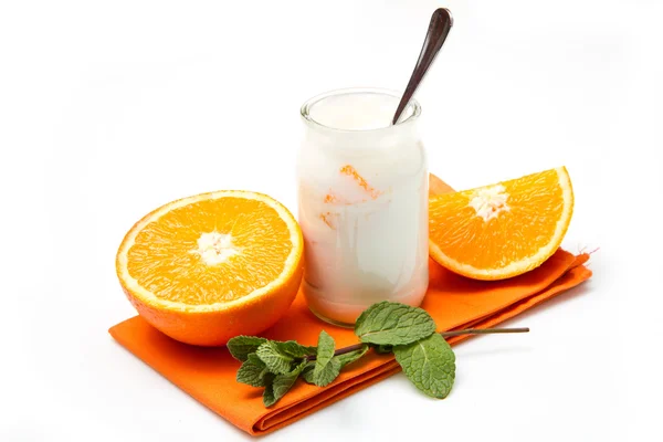 Йогурт з помаранчевий — стокове фото