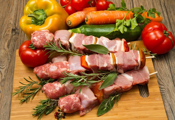 Spiedini di carne e pepe — Foto Stock