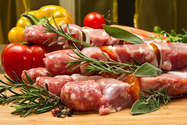 Meat and pepper skewers — Stock Photo, Image