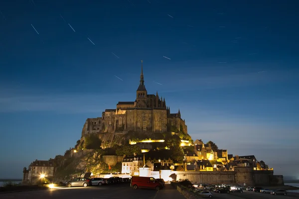 Mont saint-michel om middernacht — Stockfoto