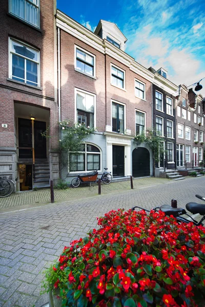 Spokojna ulica Amsterdamu — Zdjęcie stockowe