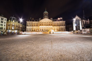 Royal palace Amsterdam - gece fotoğraf