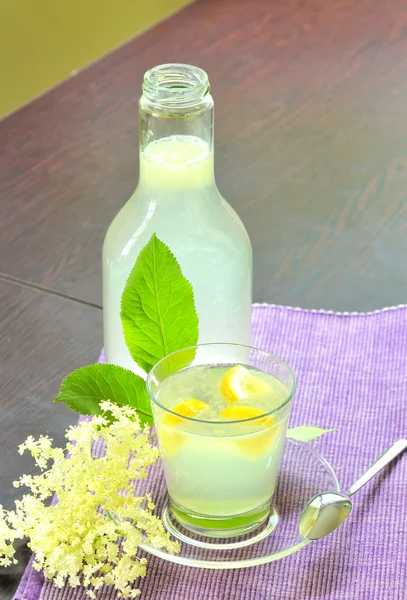 Elderflower suyu — Stok fotoğraf