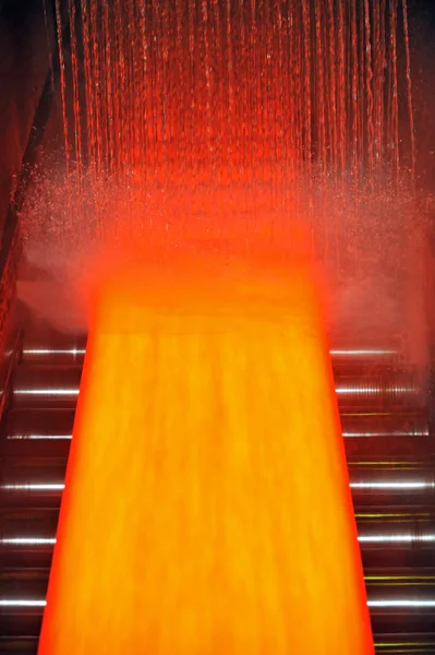 Cooling hot steel plate — Stock Photo, Image