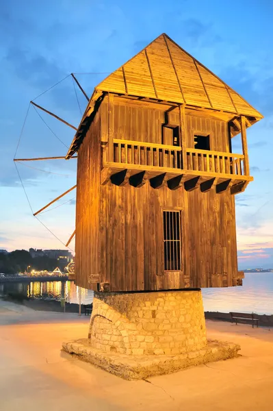 Ancien moulin en bois dans nessebar bulgaria — Photo