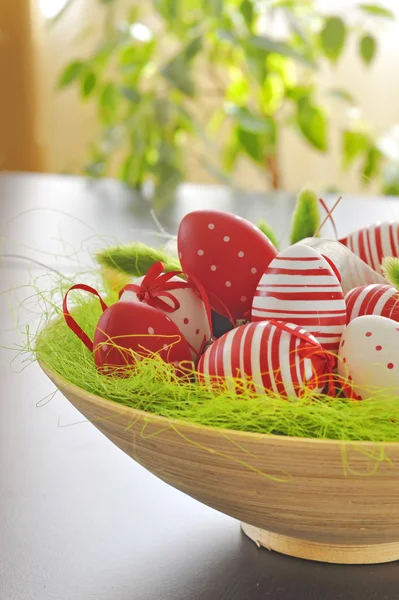 Πολύχρωμα βαμμένα αυγά του Πάσχα — Φωτογραφία Αρχείου