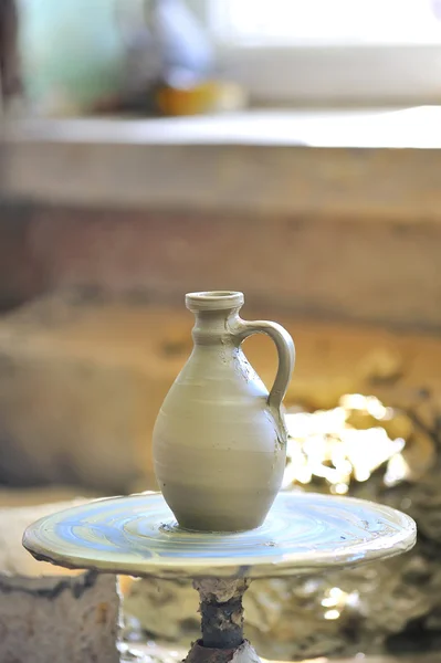 一个陶瓷花瓶的制作 — 图库照片