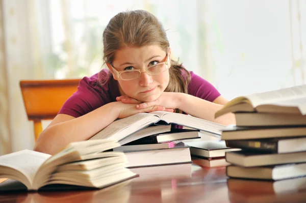 Teenager girl learning — Stock Photo, Image