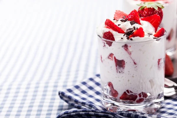 Strawberries with cream Dessert — Stock Photo, Image