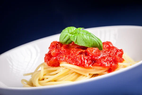 Domates soslu spagetti. — Stok fotoğraf