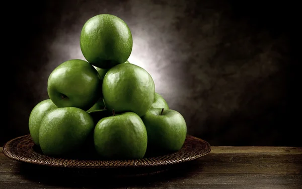Groene appel antieke stijlYeşil elma antika stili — Stockfoto