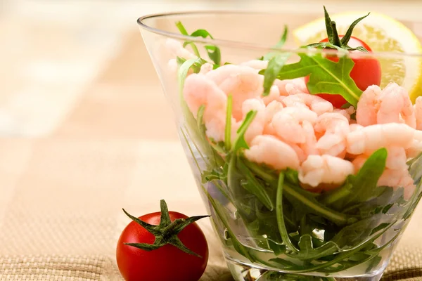Shrimps cocktail appetizer — Stock Photo, Image
