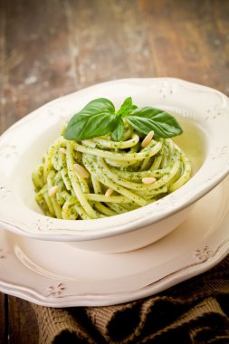 Pesto ile makarna