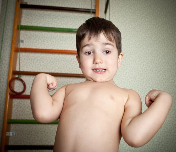 Dítě doma sportovní gym — Stock fotografie