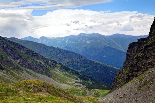 Yüksek dağ manzarası — Stok fotoğraf