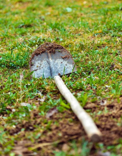 Dirty shovel — Stock Photo, Image