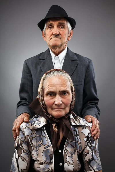 Пожилая пара — стоковое фото