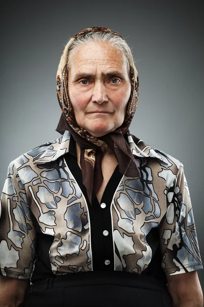 Idős nő, kendő — Stock Fotó