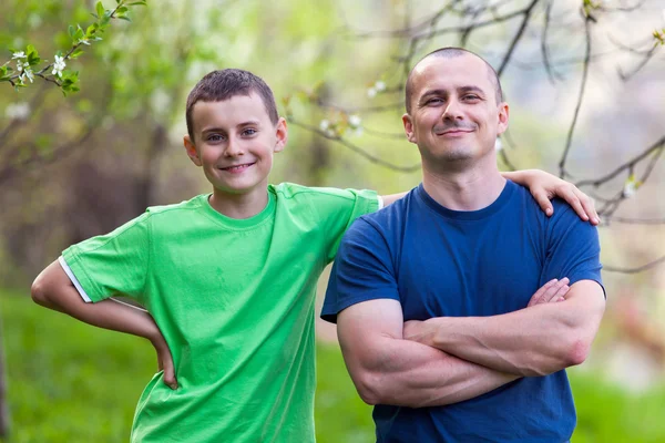 Feliz padre e hijo —  Fotos de Stock