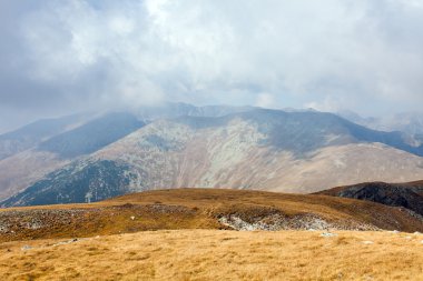 Dağlar ve Bulutlar