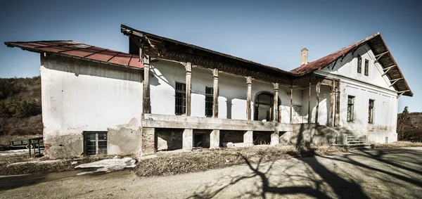 Casa decrépita — Fotografia de Stock