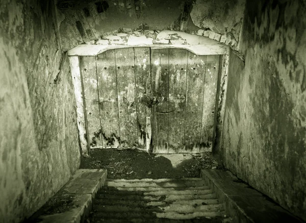 Гранж підвалі вхід — стокове фото