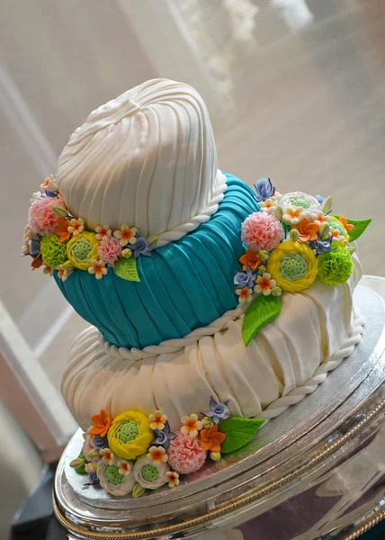 Kleurrijke bruidstaart — Stockfoto