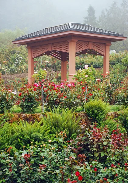 Jardín gazebo — Foto de Stock