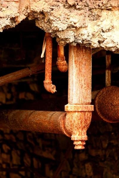 Stare rury rusty — Zdjęcie stockowe
