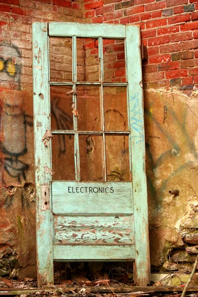 Eski yaşlı kapı — Stok fotoğraf