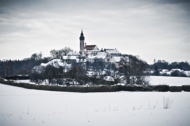 Andechs manastırda kış manzarası