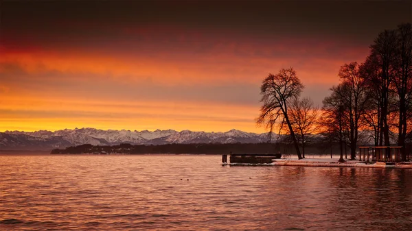 Zonsopgang in starnberg lake — Stockfoto