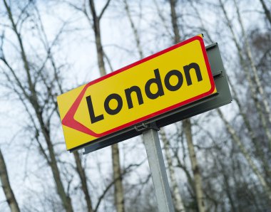 Londra yol levhası