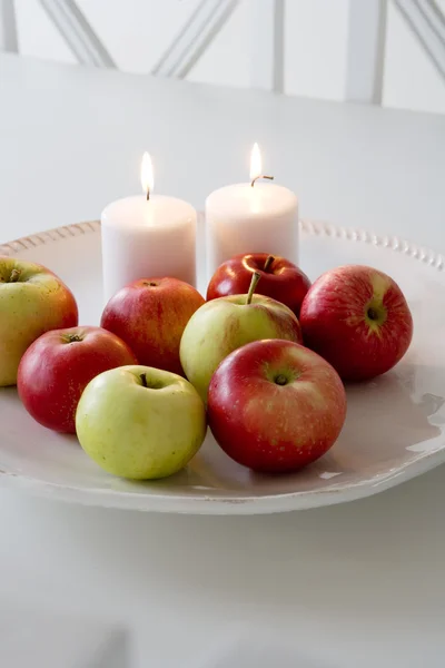 Kaarsen en appels — Stockfoto
