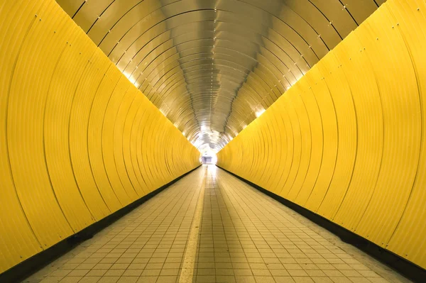 Sarı tünel — Stok fotoğraf