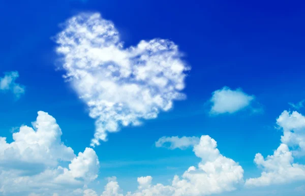 Liefde vorm wolk — Stockfoto