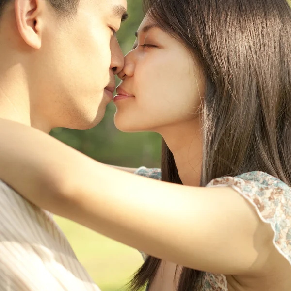 Całowanie — Zdjęcie stockowe