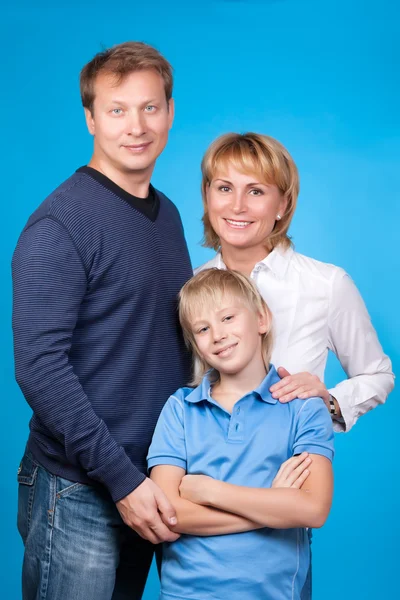 Щаслива сім'я батько, мати і син — стокове фото