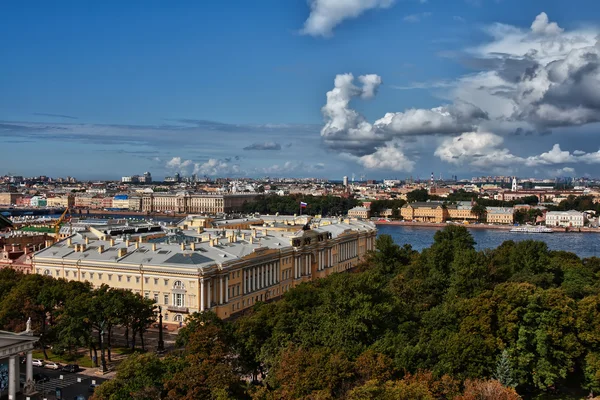 Paysage urbain, ville de Saint-Pétersbourg — Photo