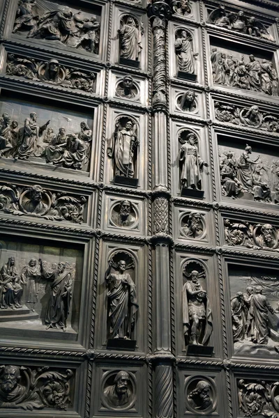 Fragment of the iron door of the church — Stock Photo, Image