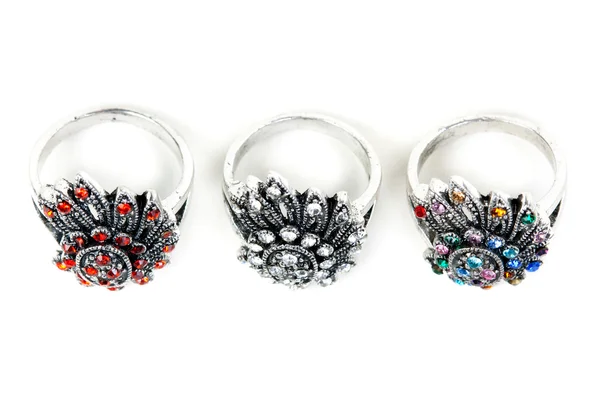 Три серебряных кольца с драгоценными камнями — стоковое фото