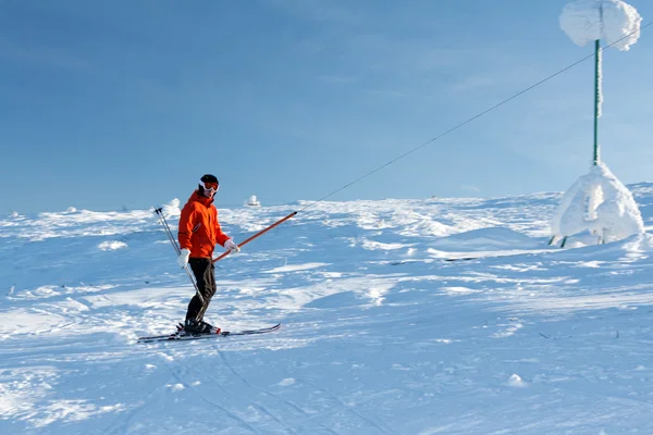滑雪的人 — 图库照片