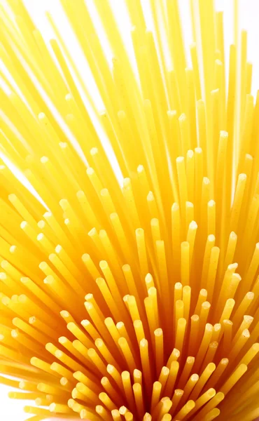 Csomó spagetti tészta elszigetelt fehér background — Stock Fotó