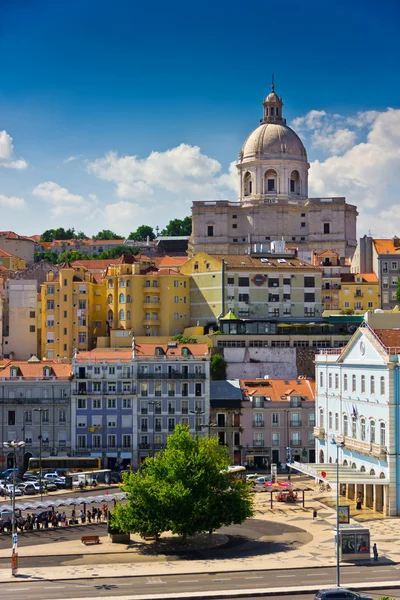 Portekiz Lizbon eski şehrin güzel görünümü — Stok fotoğraf