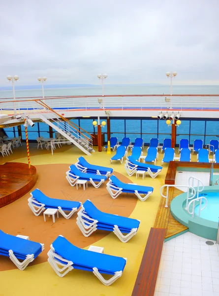Otworzyć pokład na piękne cruiseship — Zdjęcie stockowe