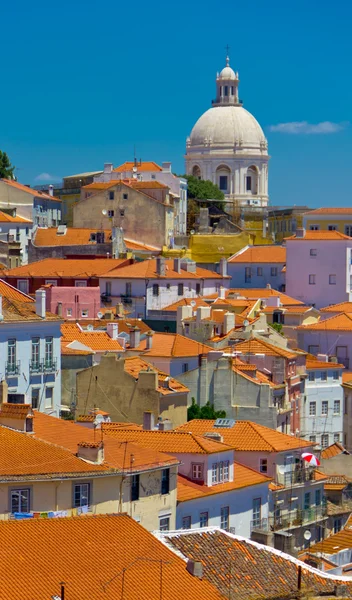 Bella vista sulla città vecchia di Lisbona, Portogallo — Foto Stock