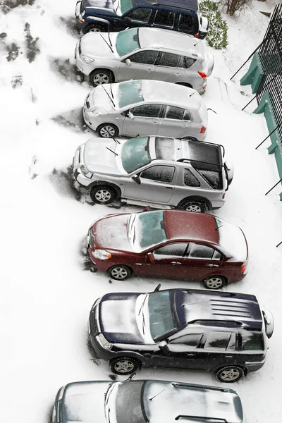 Snowy parking — Zdjęcie stockowe