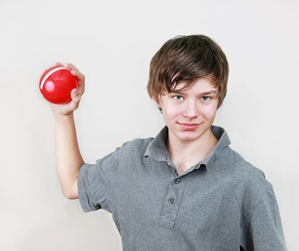 Oğlan topu ile — Stok fotoğraf